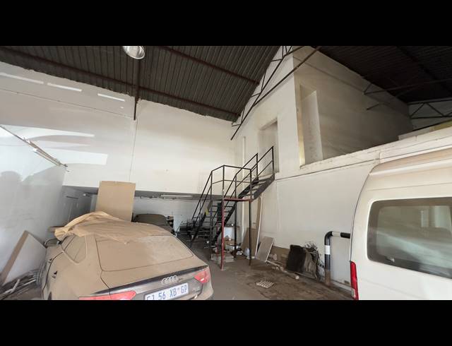 250M² WAREHOUSE TO LET IN ISANDO